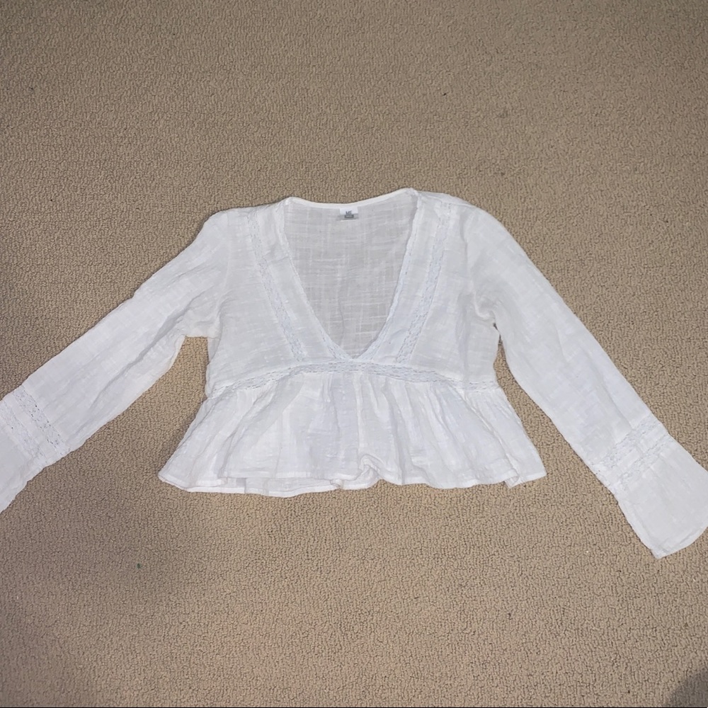 White long sleeve blouse